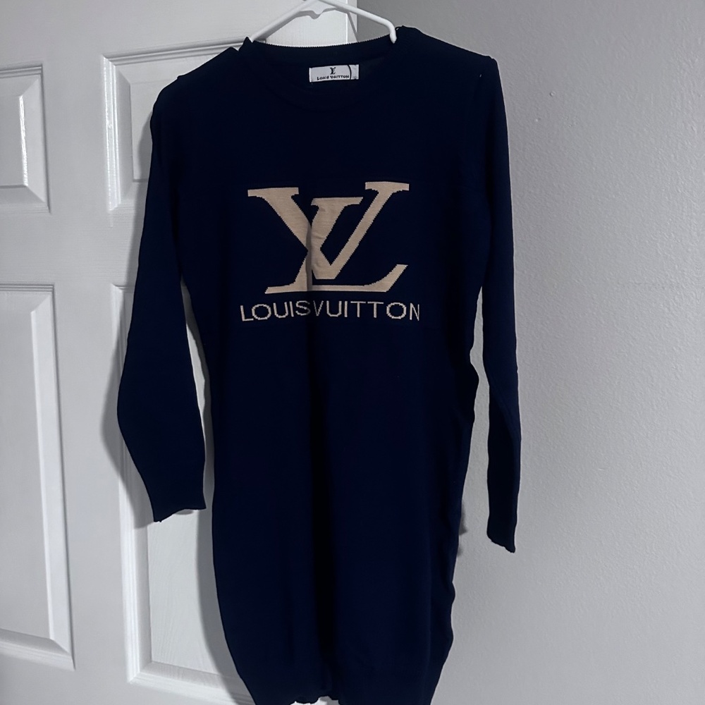 Sweaters - Picture 9 of 11